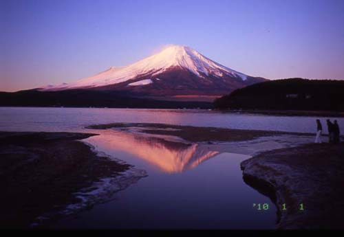 fuji.jpg(31603 byte)